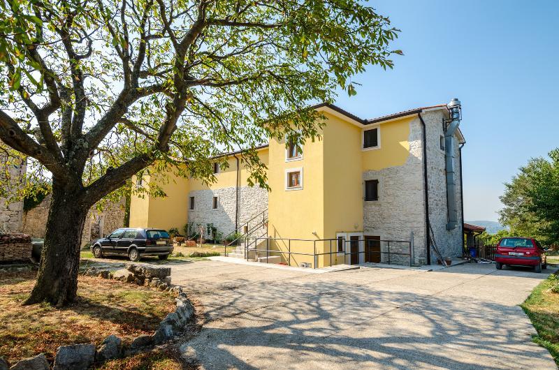 Ripenda Kras Villa Calussovo מראה חיצוני תמונה